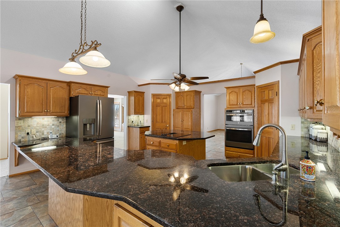 62 20 1/2 Avenue Property Photo 12