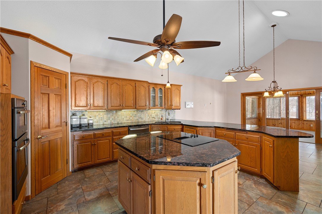 62 20 1/2 Avenue Property Photo 14