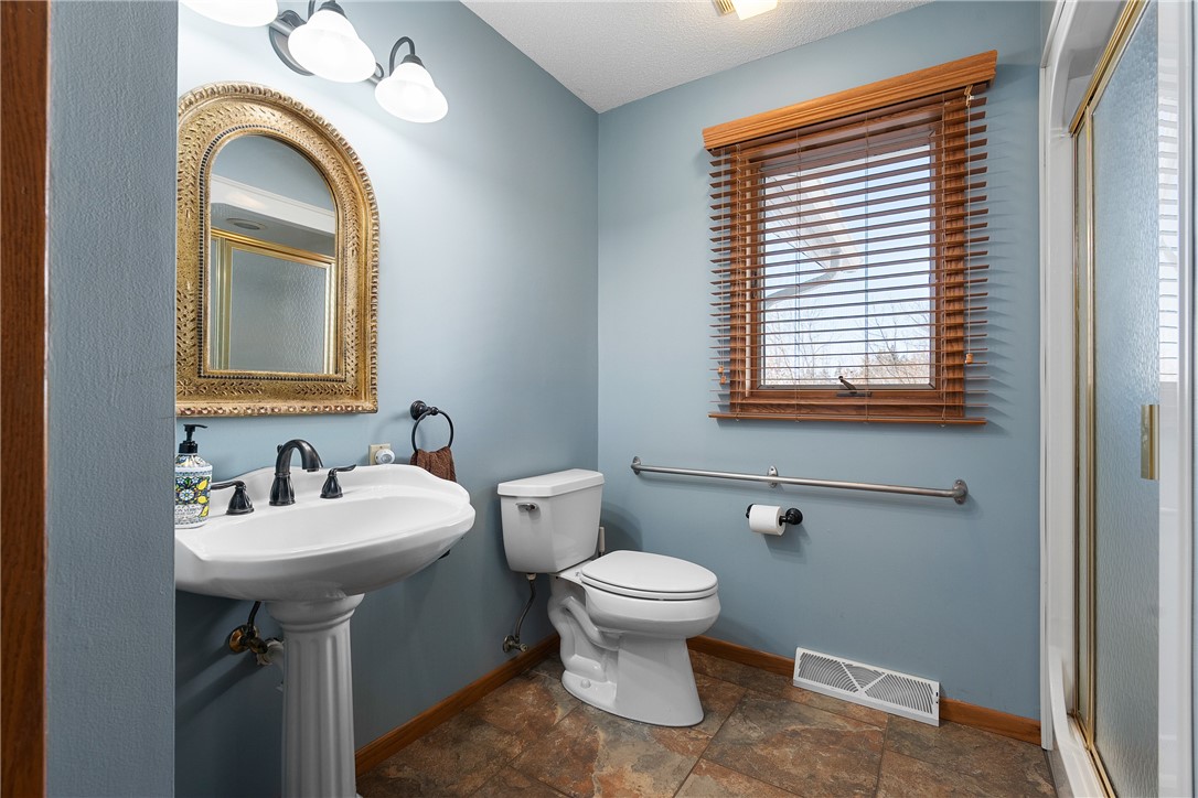 62 20 1/2 Avenue Property Photo 17