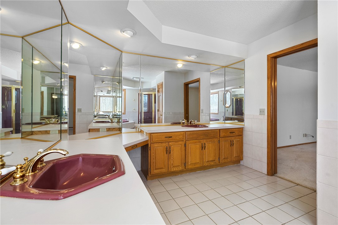 62 20 1/2 Avenue Property Photo 22
