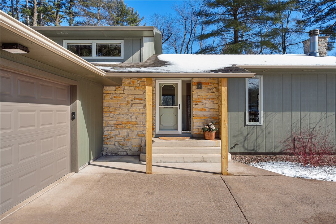 2214 Frona Place Property Photo 2