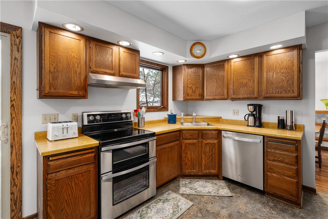 2214 Frona Place Property Photo 12