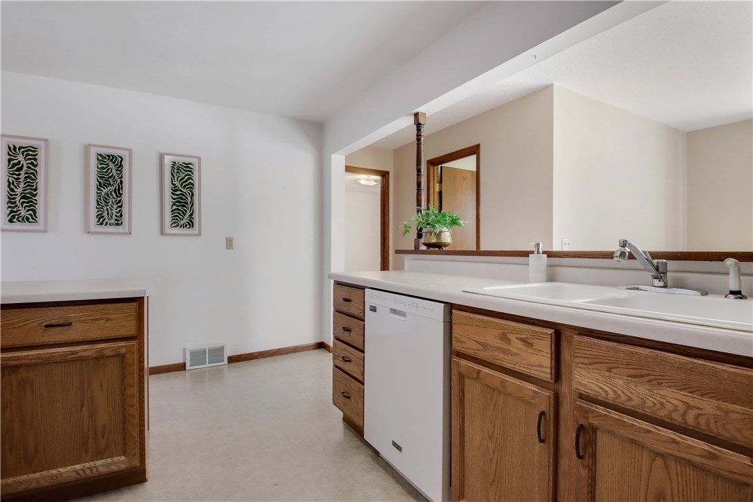 2423 Marquette Street Property Photo 7