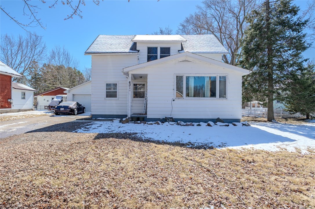 631 E 2nd Street Property Photo