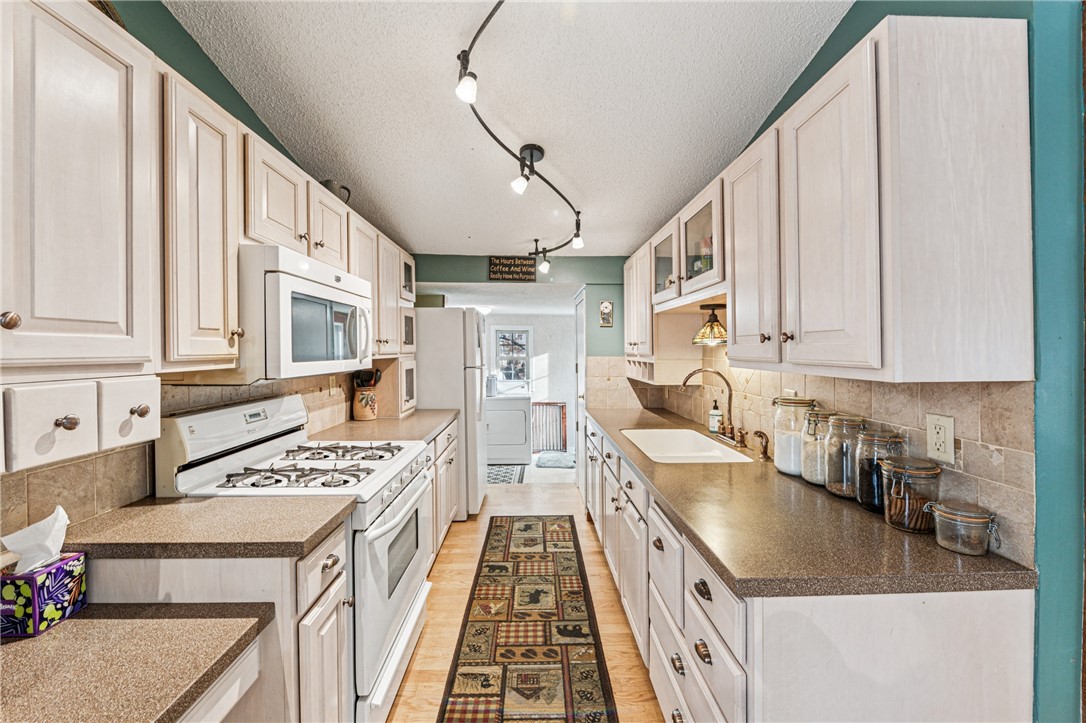 9086 Daniels 70 Property Photo 6