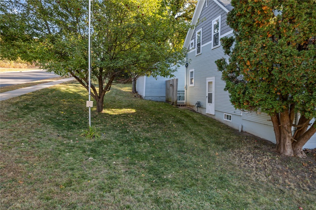 144 N Madison Street Property Photo 23
