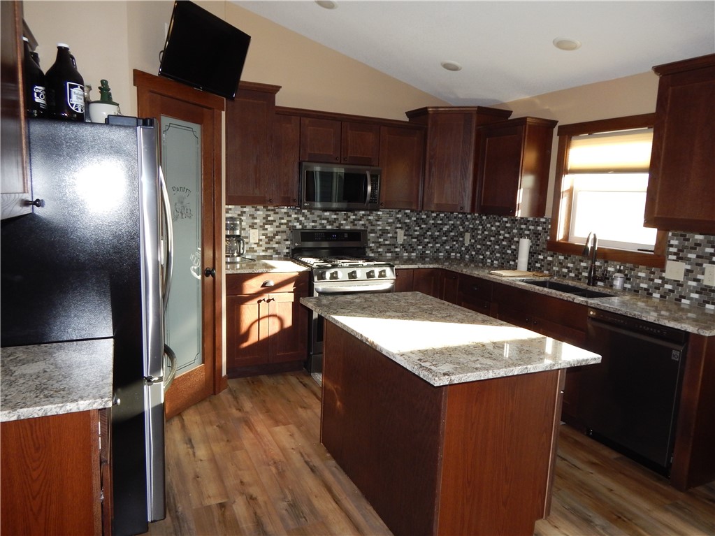 558 230th Street Property Photo 4