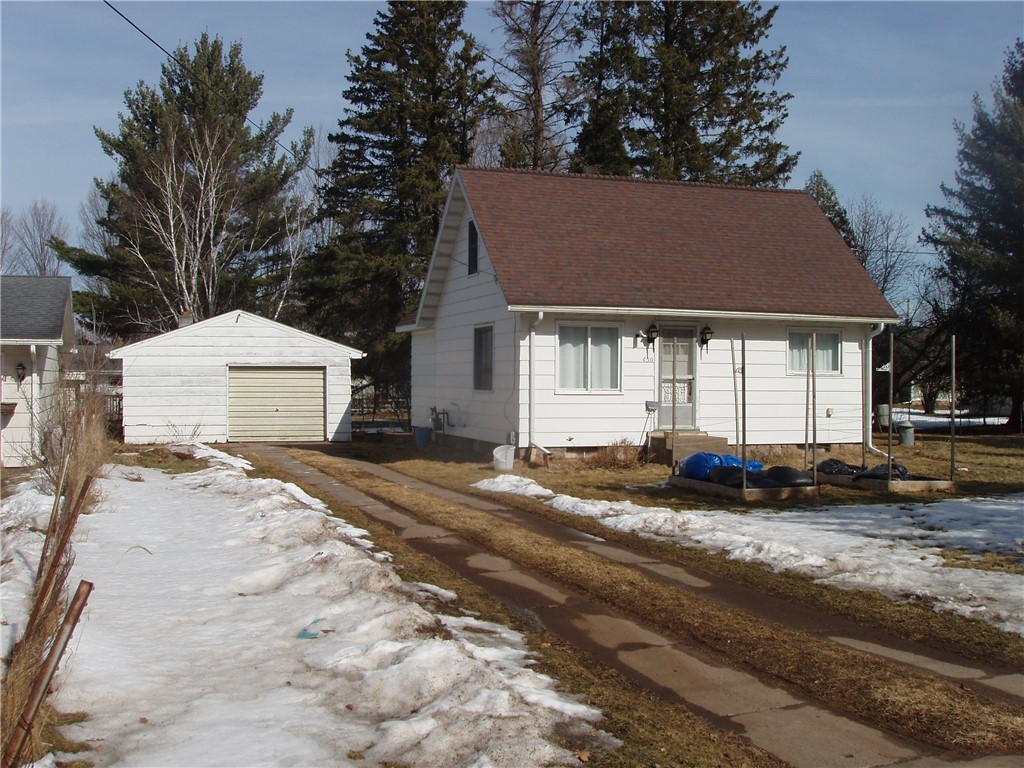 450 9th Street S Property Photo