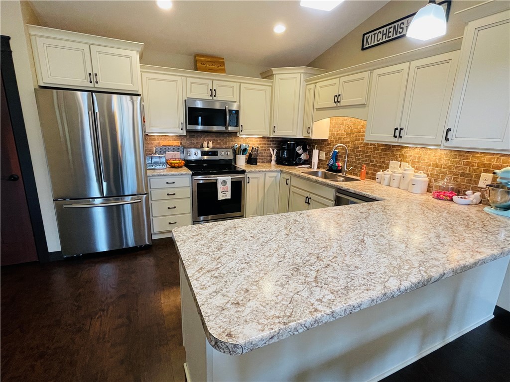 5685 Green Park Drive Property Photo 2