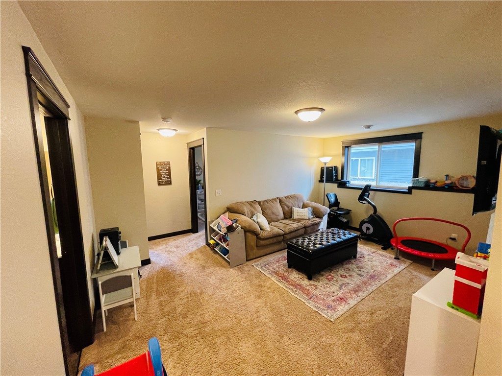 5685 Green Park Drive Property Photo 14
