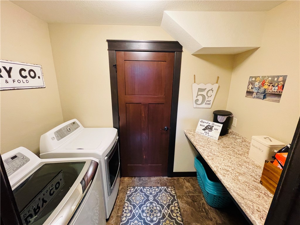 5685 Green Park Drive Property Photo 15