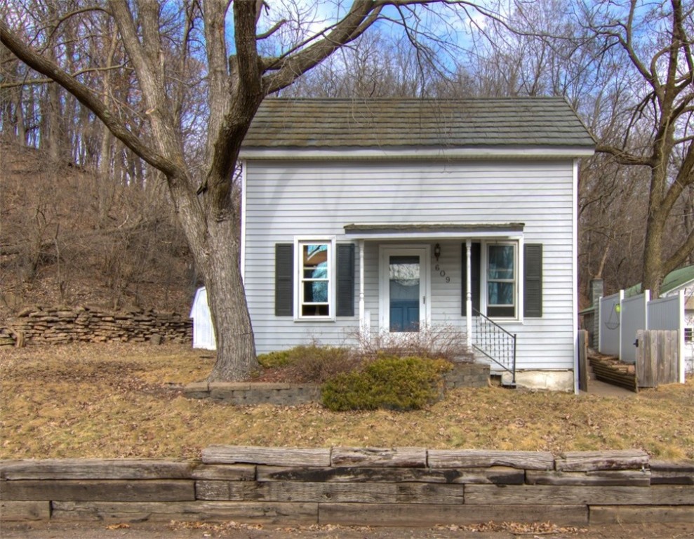 609 N Grove Street Property Photo 1