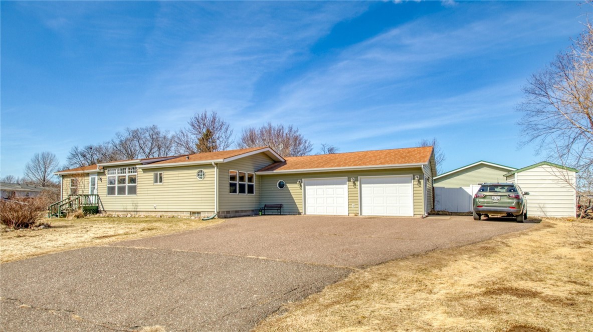 111 Golfview Avenue Property Photo 2
