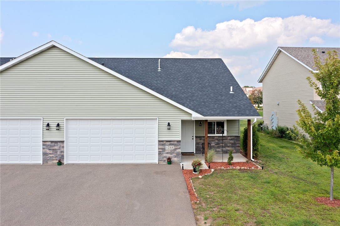 New Richmond Real Estate Listings Main Image