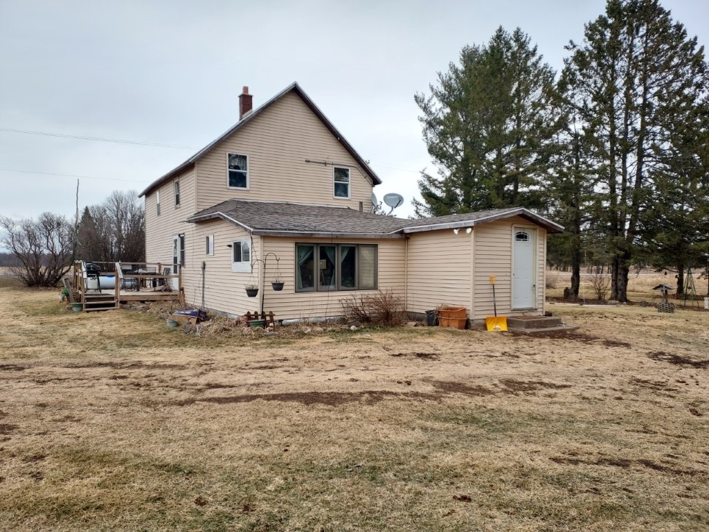 W9575 Highway 8 Property Photo