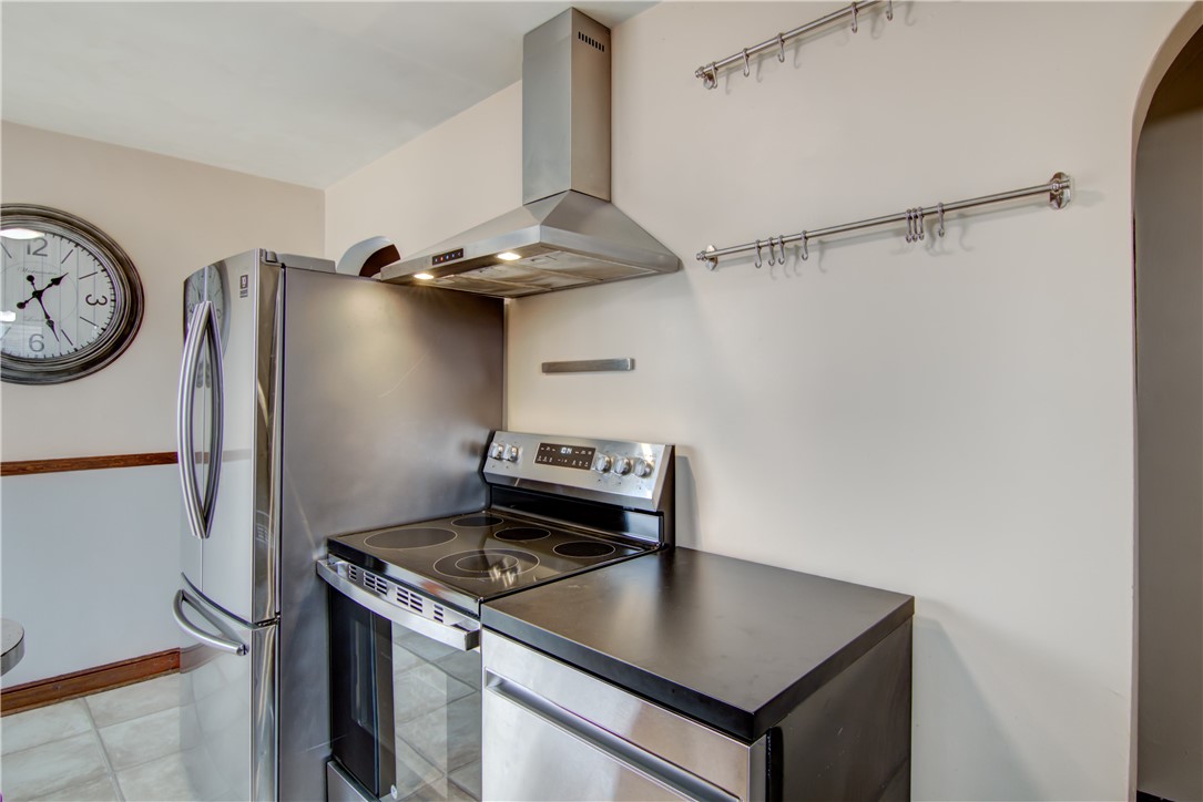 913 Starr Avenue Property Photo 8