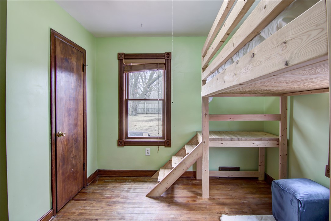 913 Starr Avenue Property Photo 12