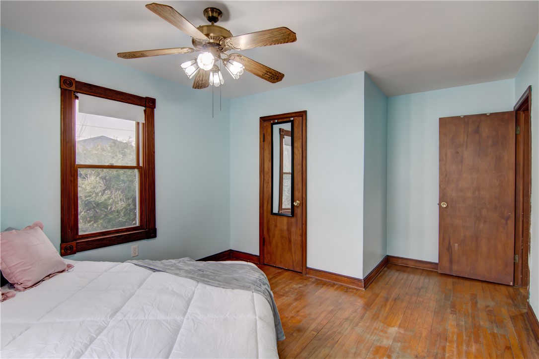913 Starr Avenue Property Photo 15