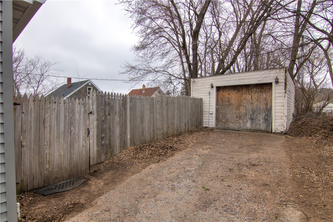 913 Starr Avenue Property Photo 24