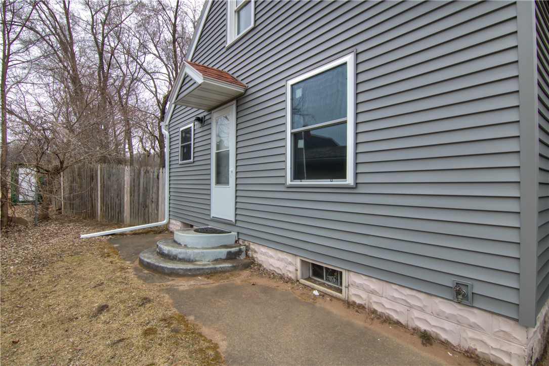 913 Starr Avenue Property Photo 32