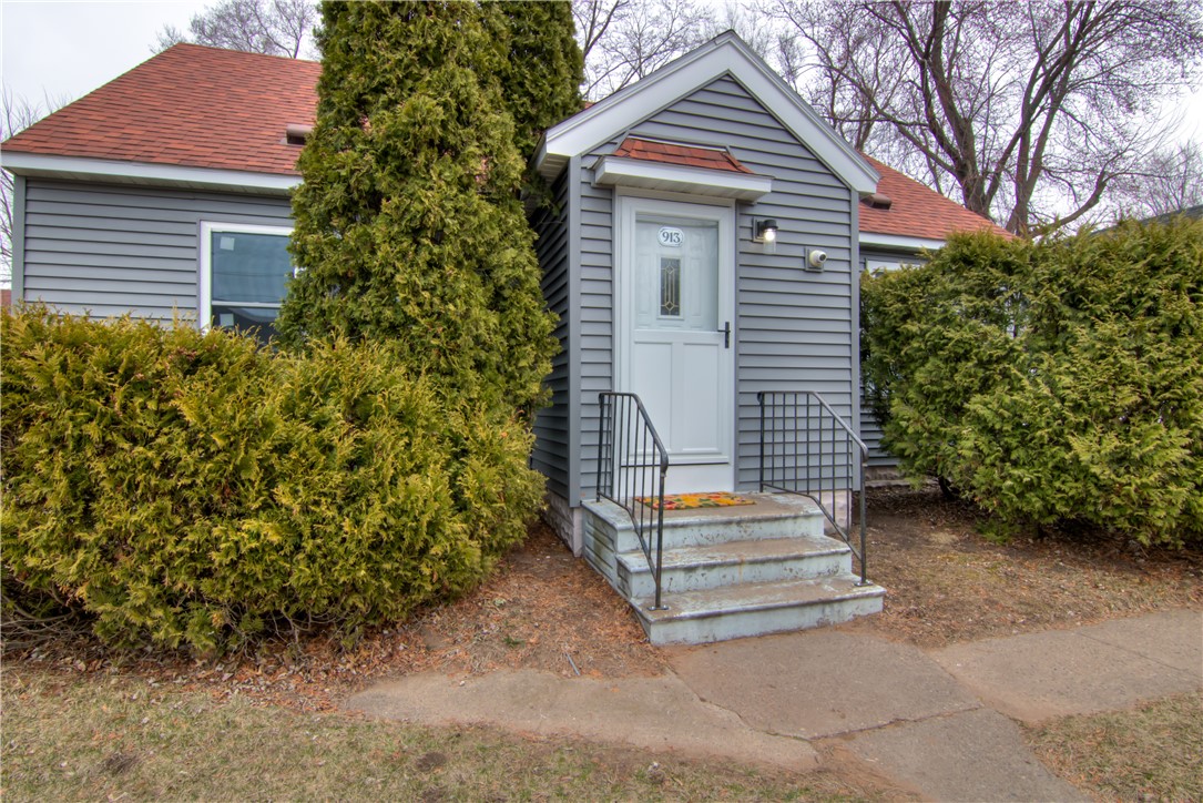 913 Starr Avenue Property Photo 33