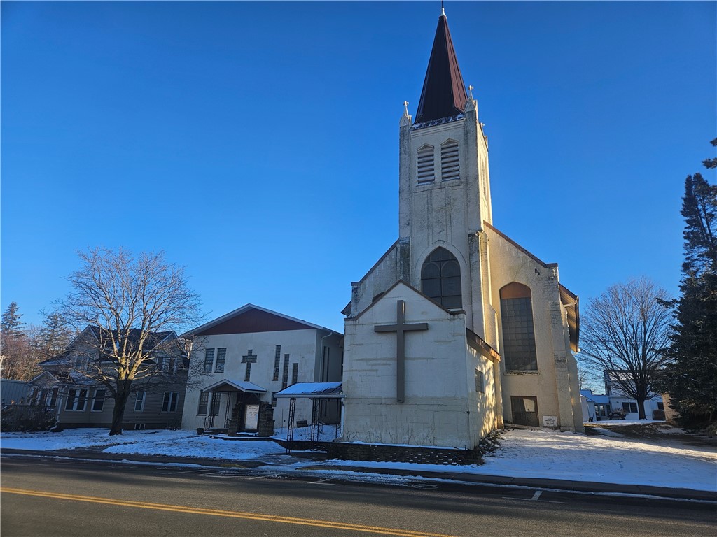 113 Main Street W