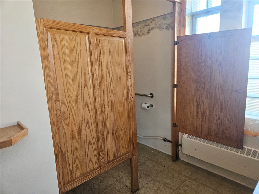 113 Main Street W Property Photo 9