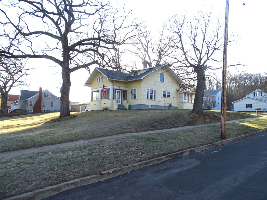 604 5th Avenue E Property Photo