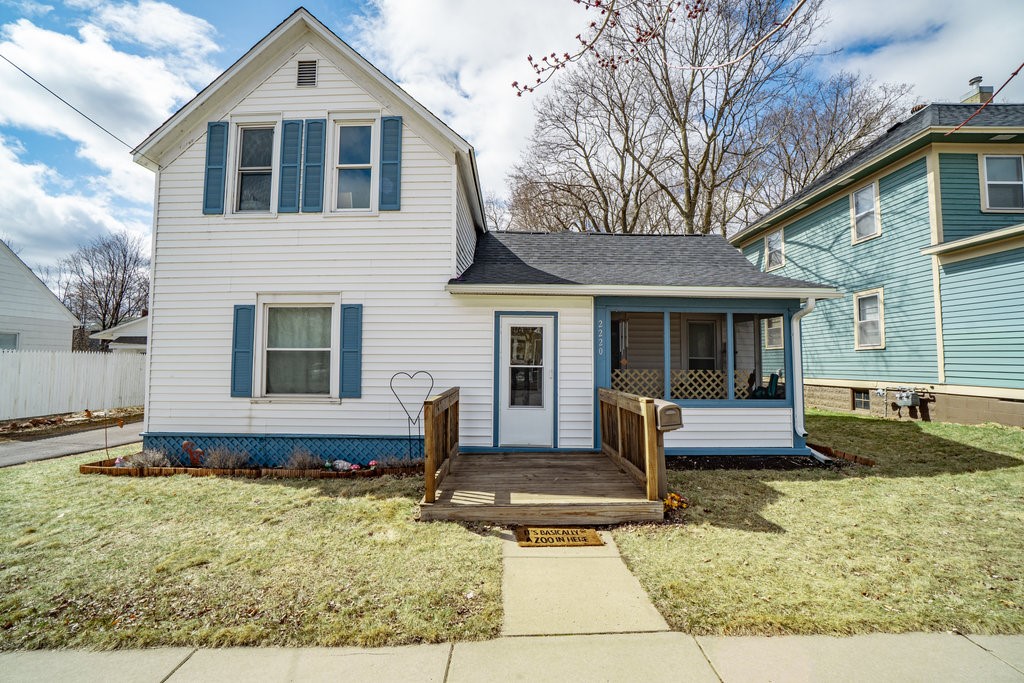 2220 3rd Street Property Photo 1