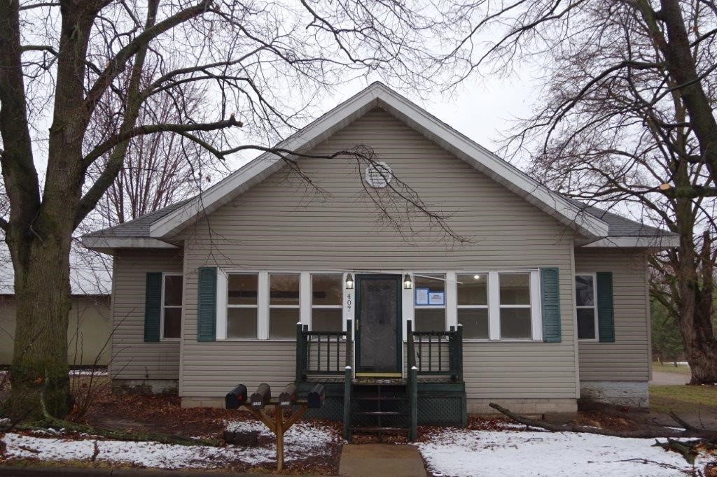 407 8th Avenue W Property Photo