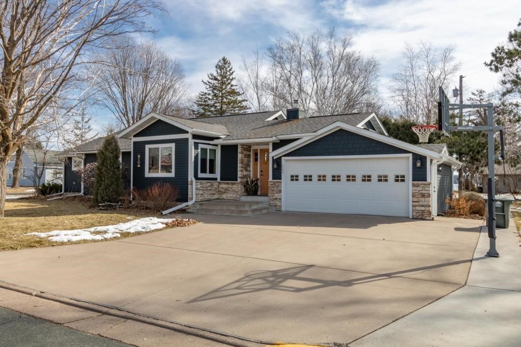 Luck Real Estate Listings Main Image