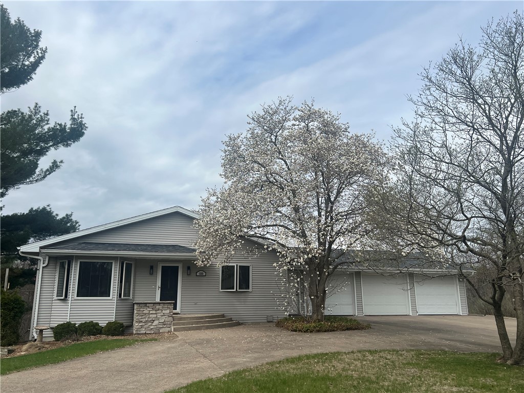 1233 River Heights Road Property Photo 1