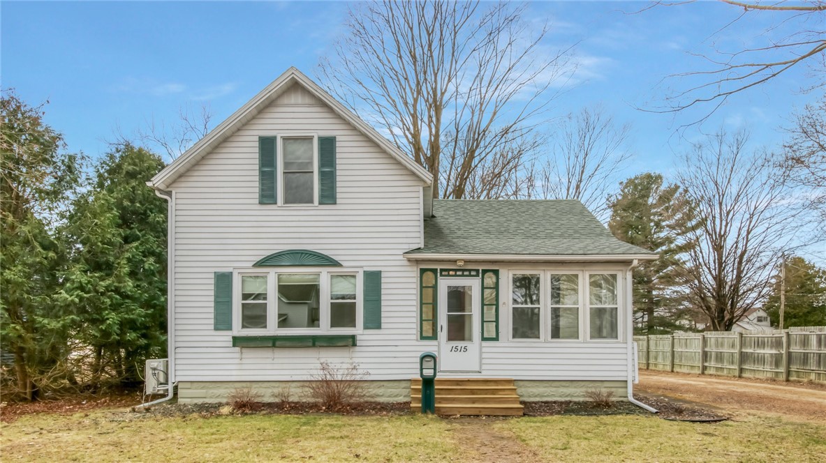 1515 8th Street E Property Photo