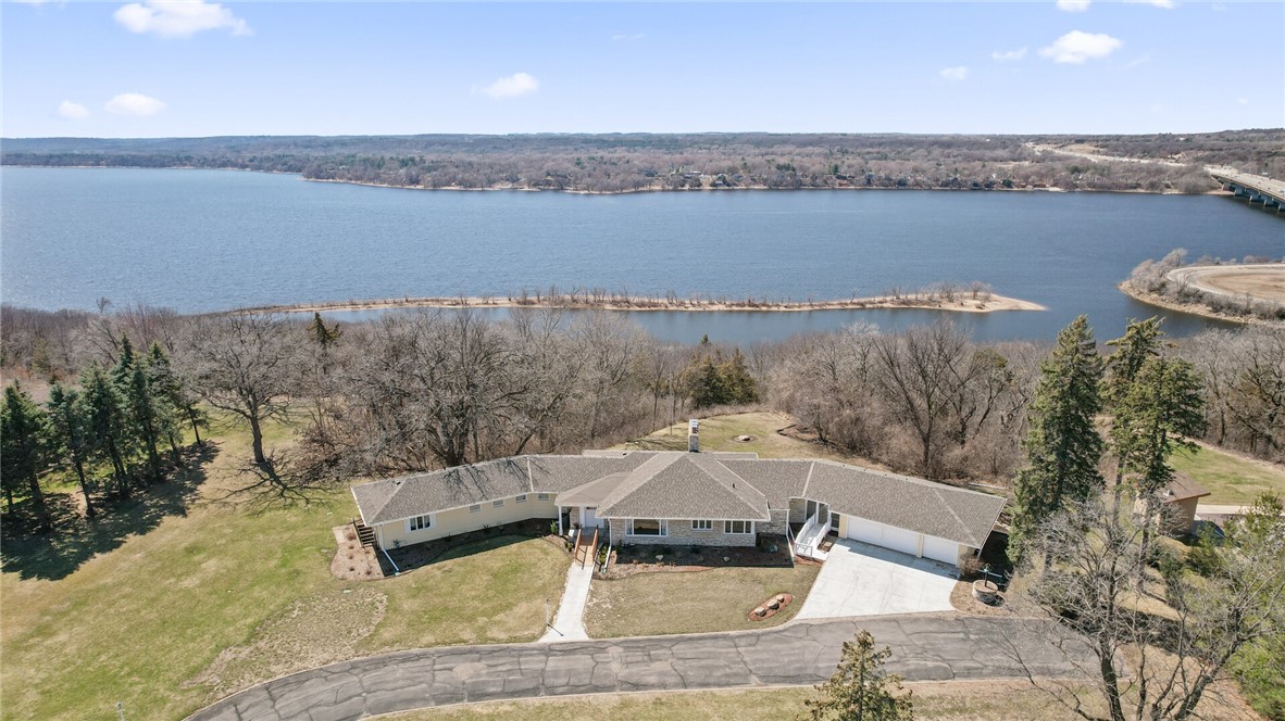 1015 Crest View Drive Property Photo