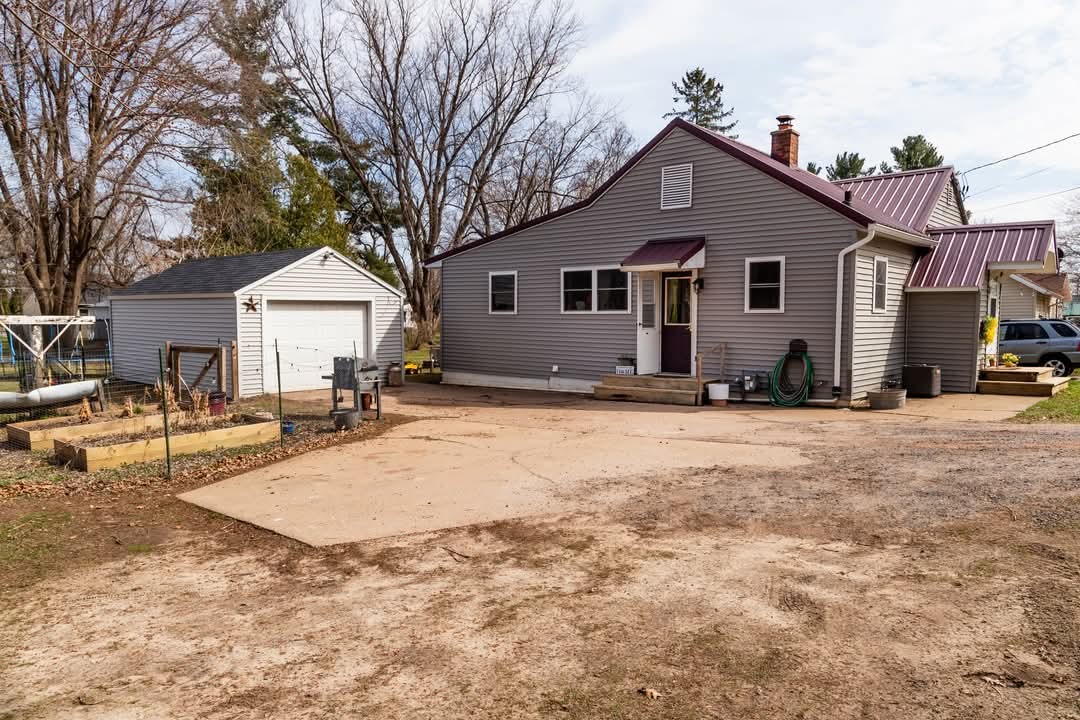 445 Pine Street Property Photo