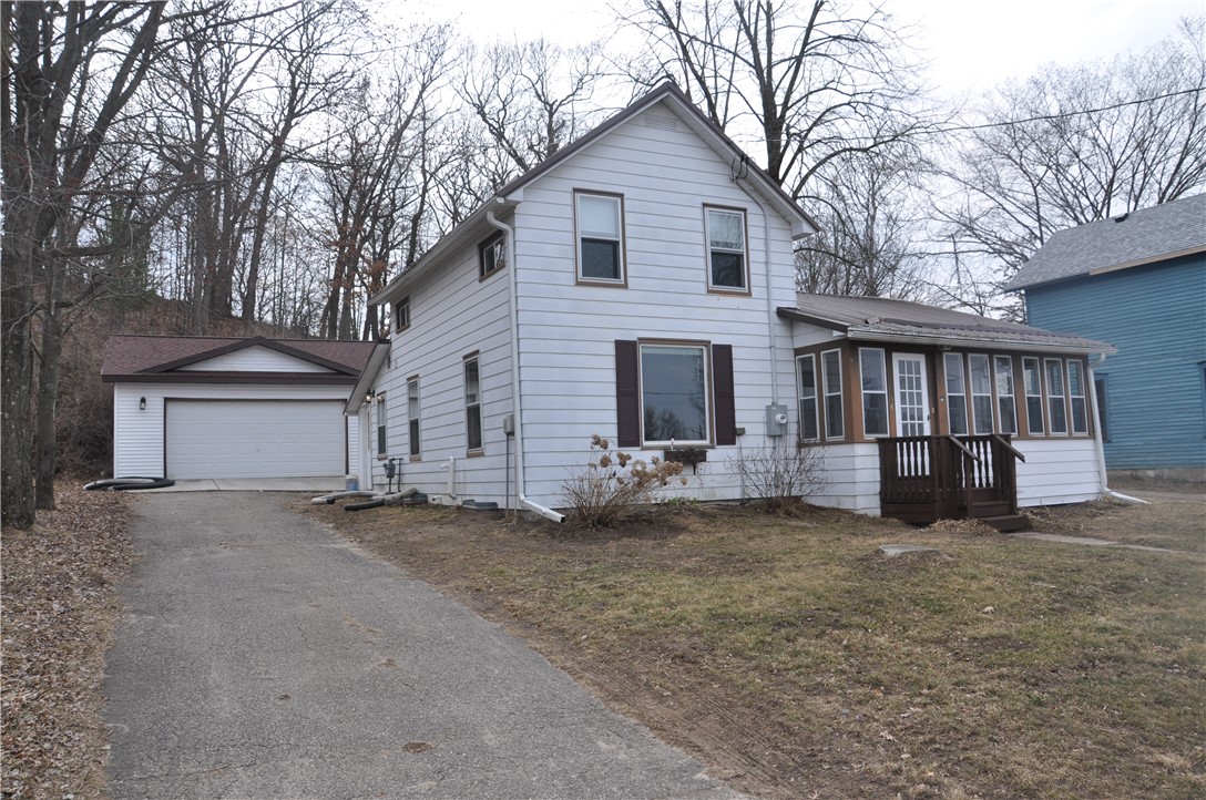 236 Huron Street Property Photo