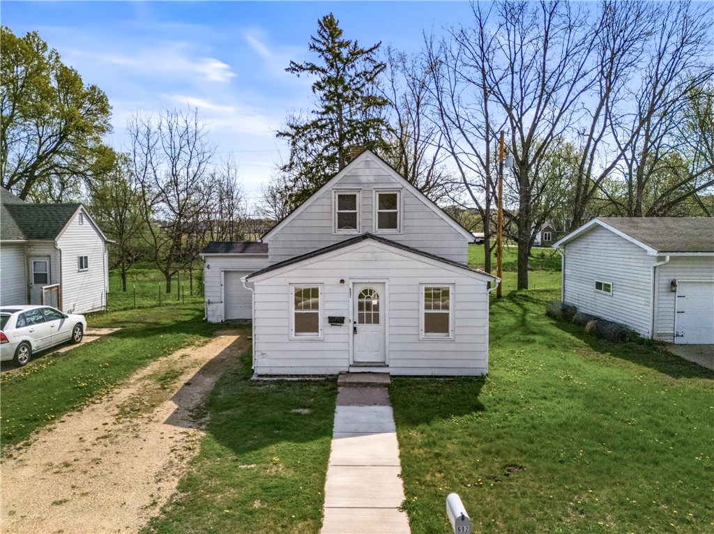 692 N Eau Claire Street Property Photo