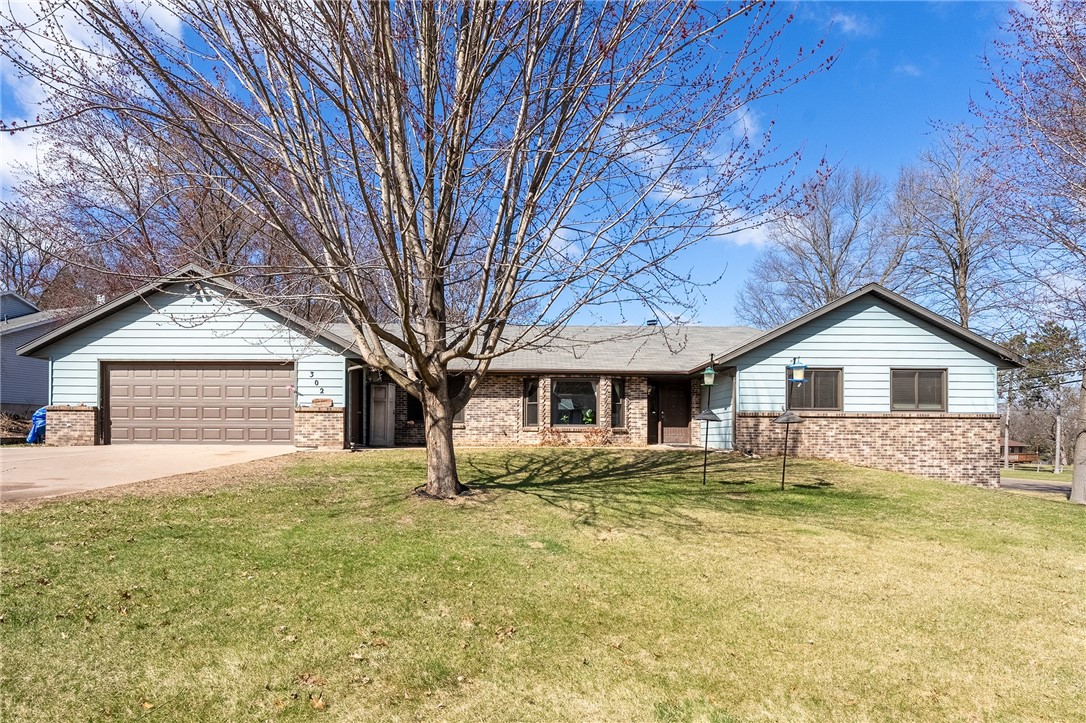 302 Summit Court Property Photo