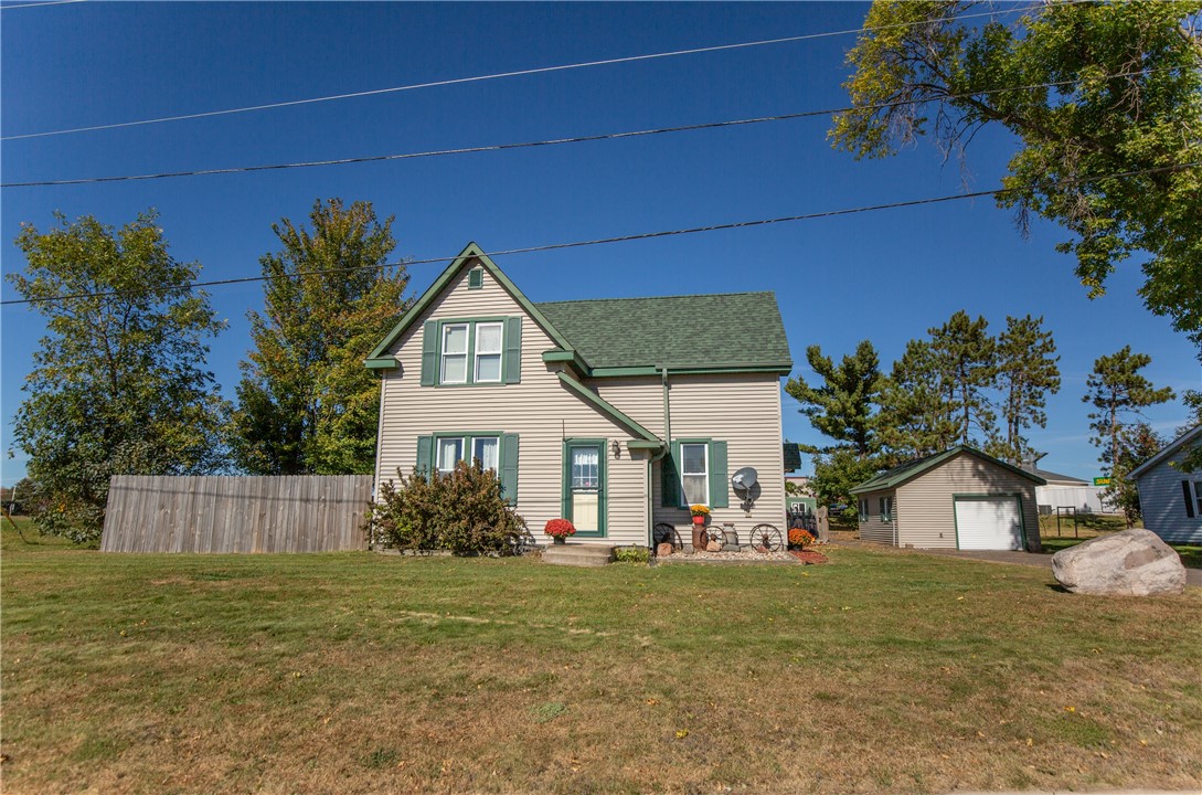431 Martin Avenue W Property Photo