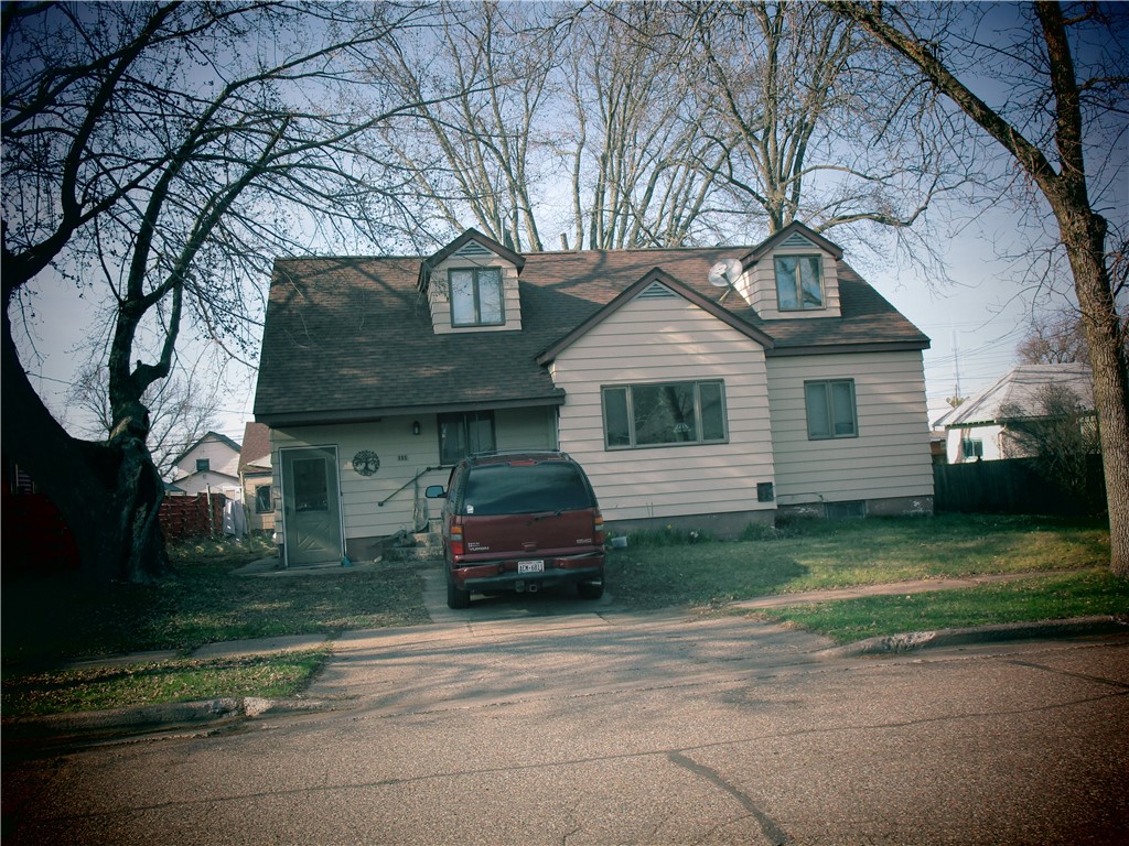 111 Corbett Avenue E Property Photo