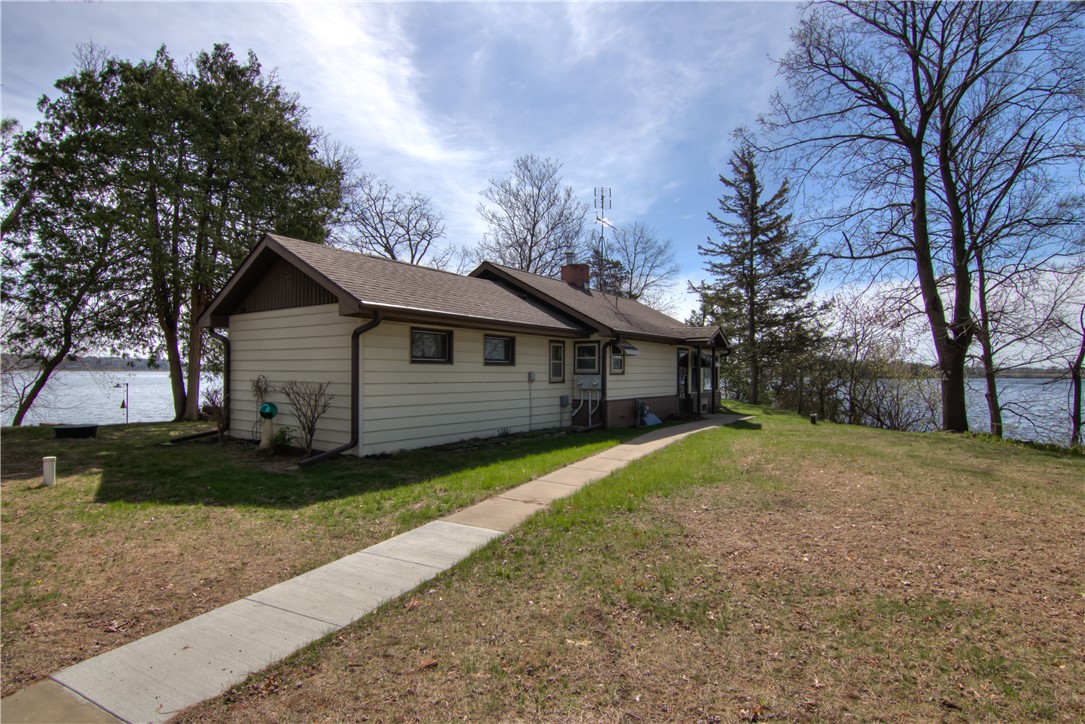 N8552 622nd Street Property Photo 1