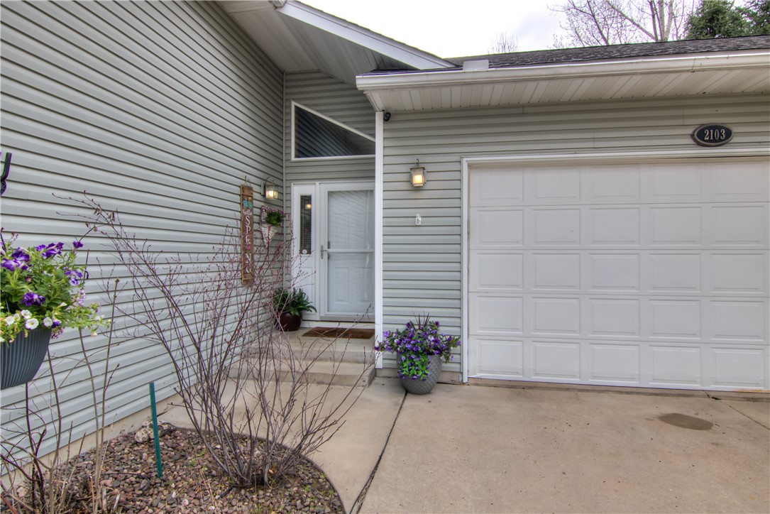 2103 Deblene Lane Property Photo 6