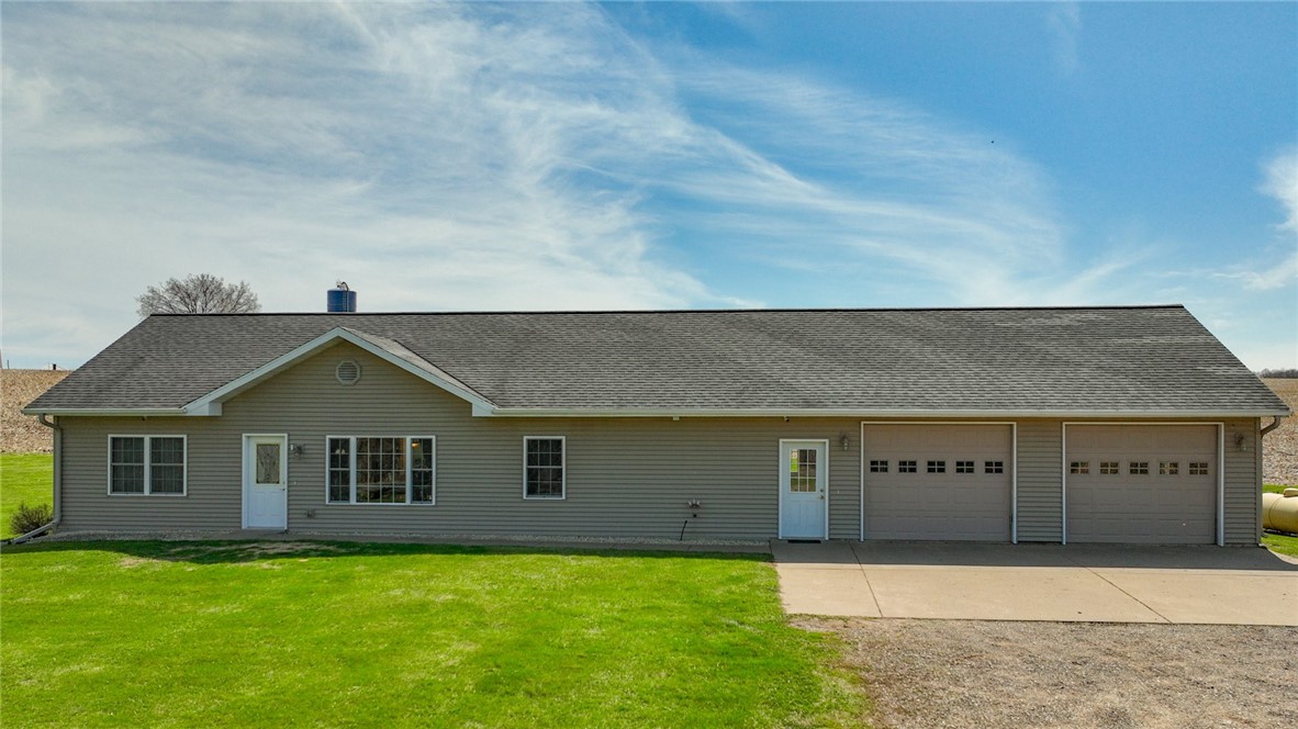 20878 County Highway F Property Photo 1