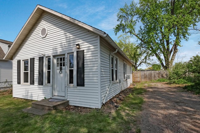 2139 12th Street Property Photo