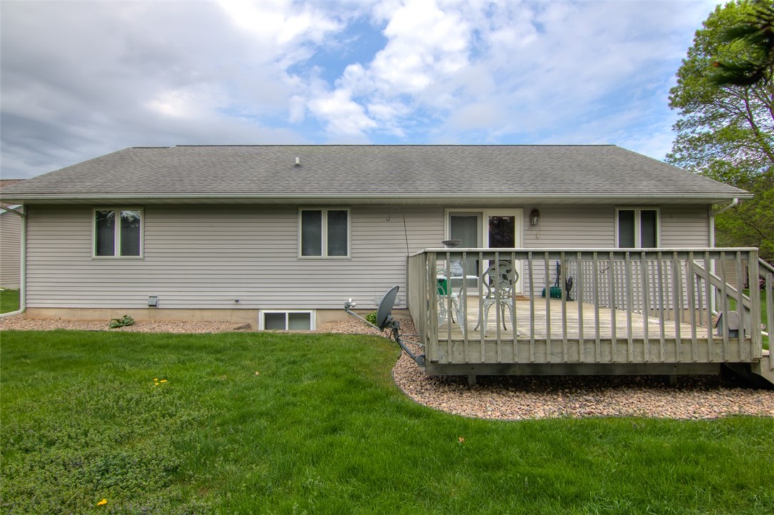 3329 E Meadows Place Property Photo 16