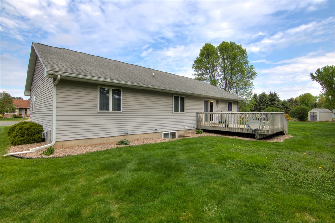 3329 E Meadows Place Property Photo 17