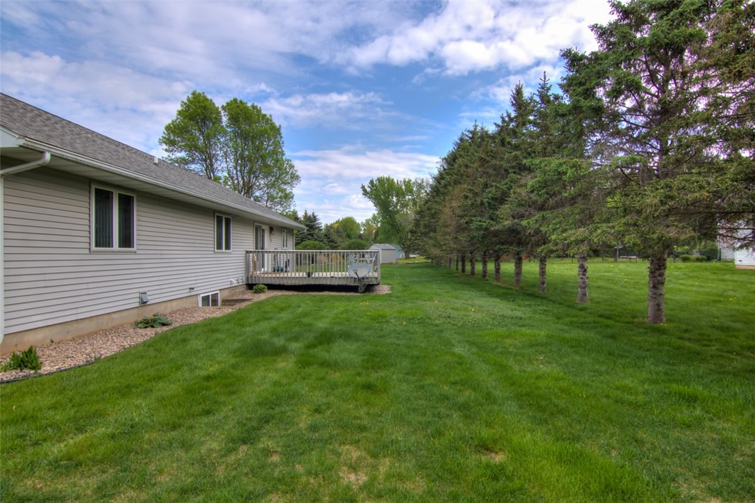 3329 E Meadows Place Property Photo 22