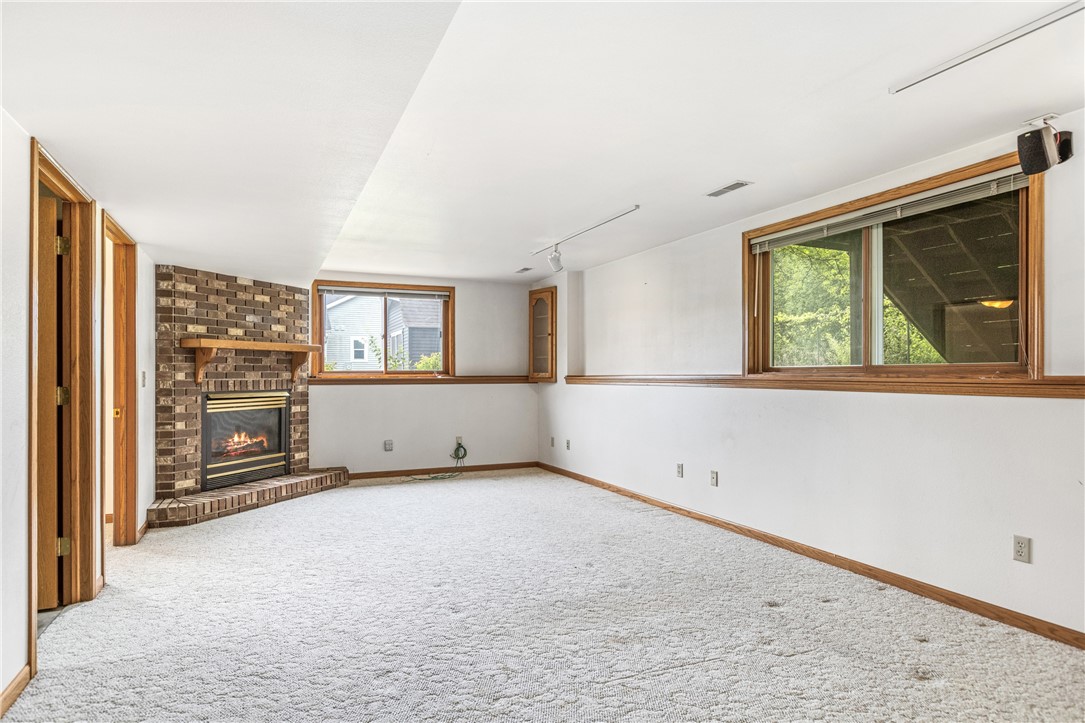 323 Hewitt Street Property Photo 32