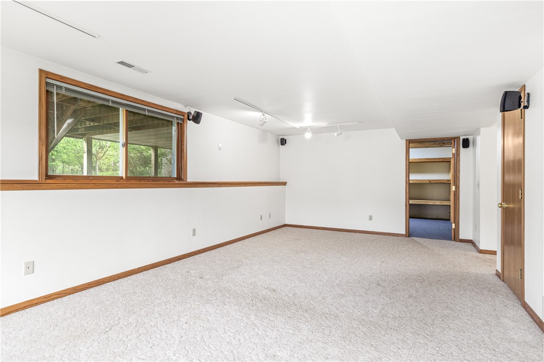 323 Hewitt Street Property Photo 33
