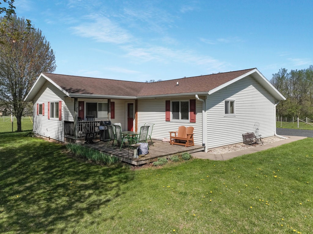 27484 County Highway X Property Photo 1